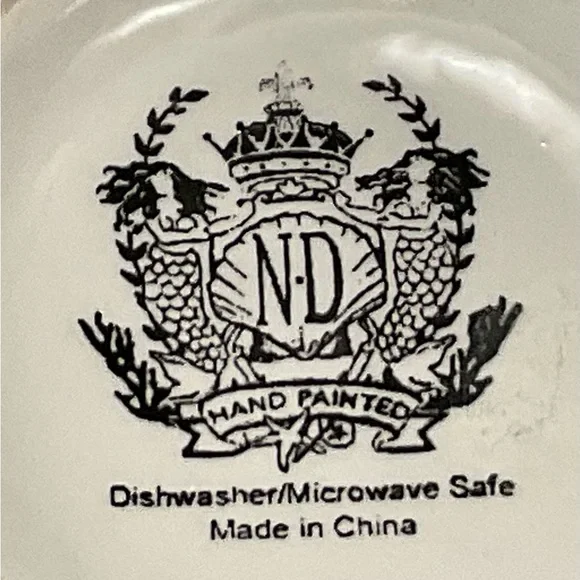 Vintage “ND Exclusive” Hand Painted Scalloped Edge Floral Ceramic Dish/Bowl - Picture 5 of 14